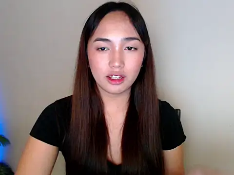 Snapshot of hannah_ley18 chatting on December 16, 4:33 pm hannah ley18 online show from December 16, 4:33 pm