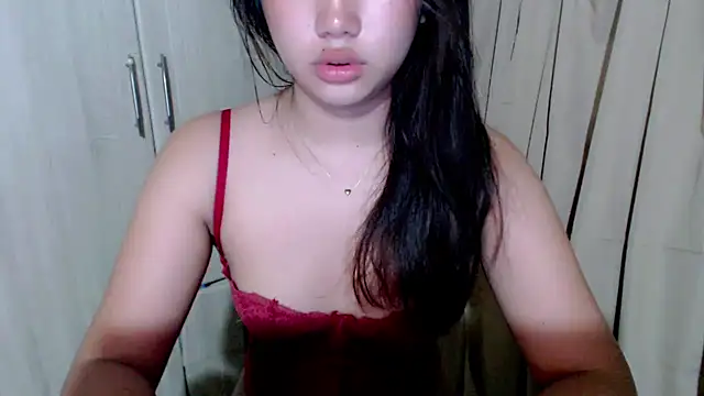 Snapshot of hannah_ley18 chatting on October 2, 6:33 pm hannah ley18 online show from October 2, 6:33 pm