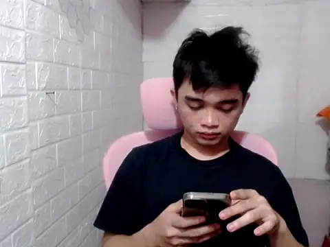 Snapshot of sexysam14 chatting on March 1, 5:18 am sexysam14 online show from March 1, 5:18 am