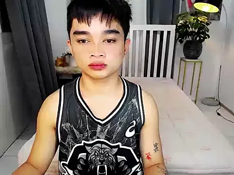 Snapshot of sexysam14 chatting on February 6, 12:28 am sexysam14 online show from February 6, 12:28 am