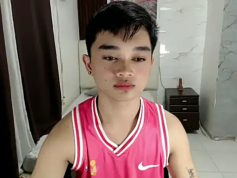 Snapshot of sexysam14 chatting on February 2, 5:06 am sexysam14 online show from February 2, 5:06 am