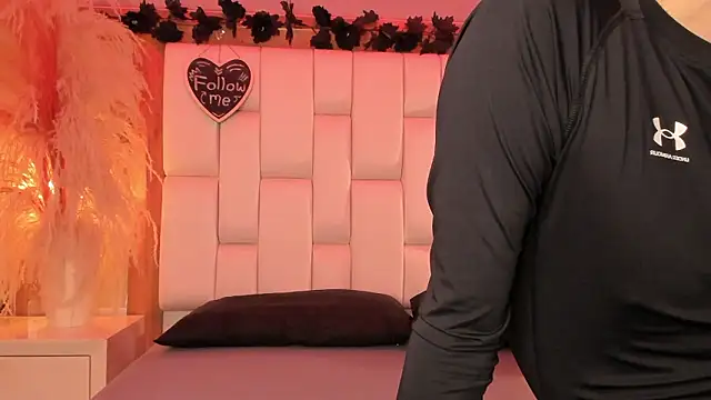 Daphne And Roger online show from February 26, 11:10 am