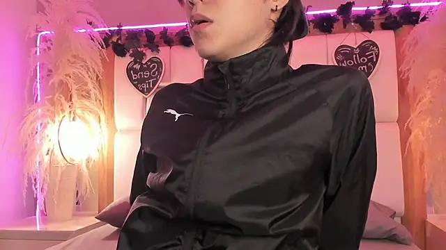 Daphne And Roger online show from March 14, 11:05 am