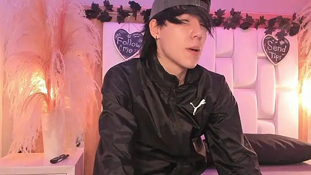 Daphne And Roger online show from March 20, 11:00 am