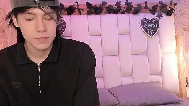 Daphne And Roger online show from April 13, 11:03 am