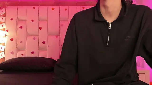 Daphne And Roger online show from February 21, 11:01 am