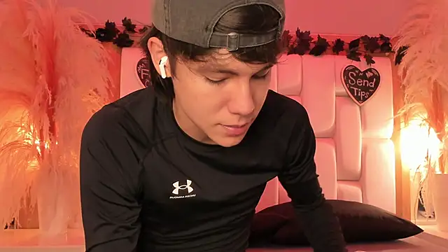 Daphne And Roger online show from February 28, 11:10 am