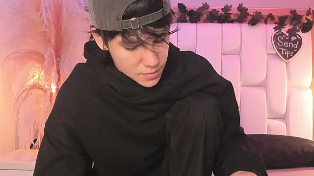 Daphne And Roger online show from April 4, 11:06 am