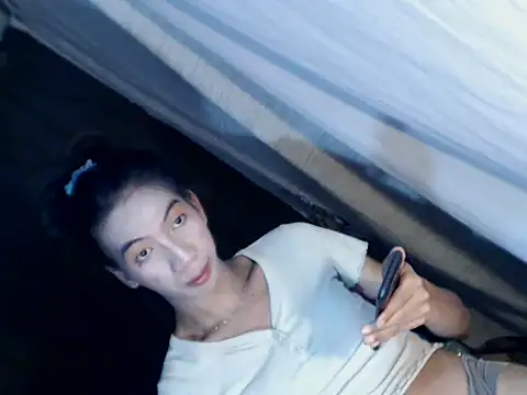 Snapshot of xyourdreamtrans chatting on October 1, 5:01 am xyourdreamtrans online show from October 1, 5:01 am