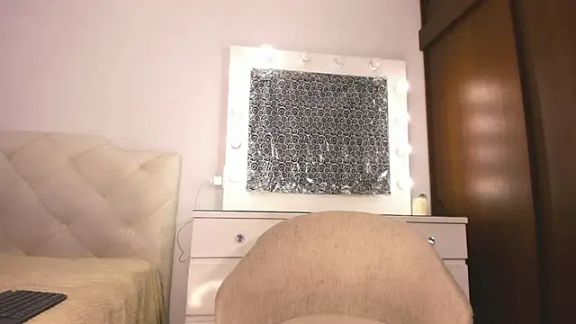 Snapshot of lina_quinn chatting on September 18, 2:25 am lina quinn online show from September 18, 2:25 am