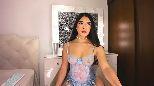 lina quinn online show from March 29, 2:24 am