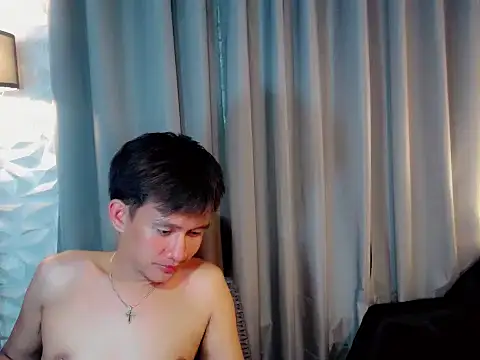 Snapshot of prince_elaijah chatting on January 10, 8:20 am prince elaijah online show from January 10, 8:20 am