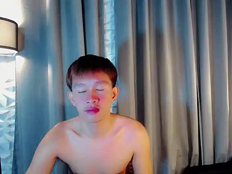 Snapshot of prince_elaijah chatting on October 6, 11:55 am prince elaijah online show from October 6, 11:55 am