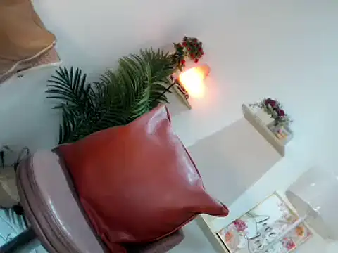 Snapshot of scarlett_brownx69 chatting on July 20, 5:04 am scarlett brownx69 online show from July 20, 5:04 am