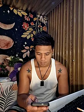 Snapshot of mr_dave chatting on January 19, 12:03 am mr dave online show from January 19, 12:03 am