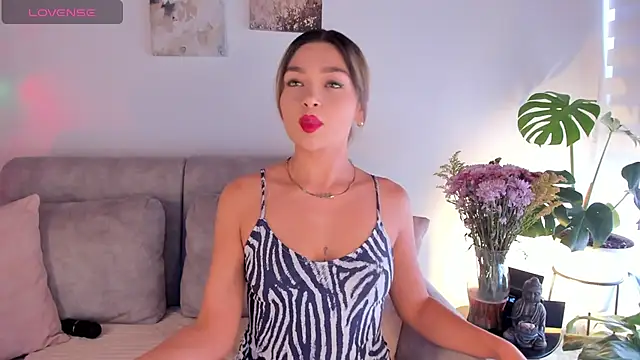 Snapshot of Estrer_collins chatting on September 15, 8:20 pm Estrer collins online show from September 15, 8:20 pm