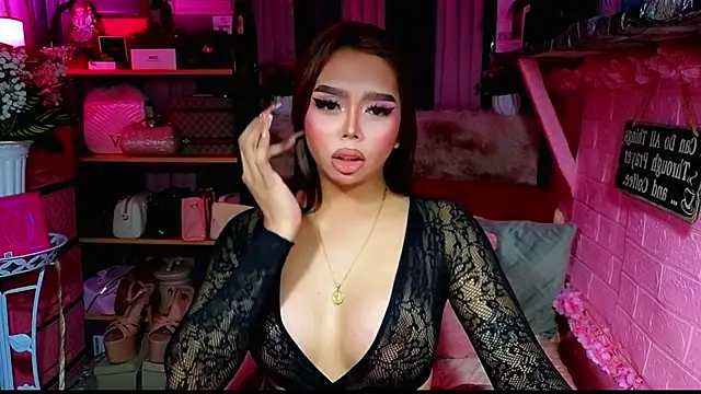 Snapshot of MoniqueCeleste chatting on November 4, 6:55 pm MoniqueCeleste online show from November 4, 6:55 pm