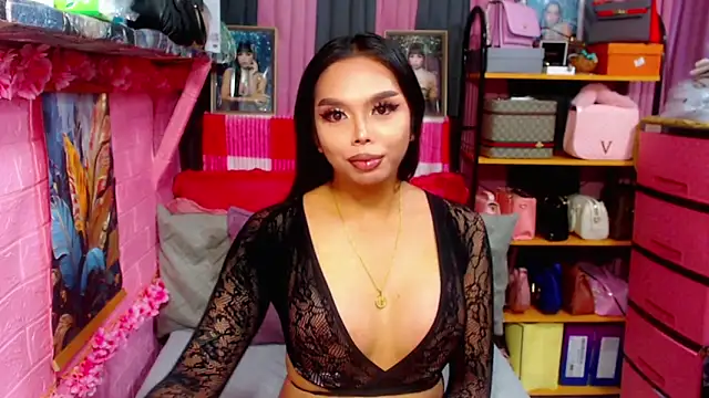 Snapshot of MoniqueCeleste chatting on October 2, 4:21 pm MoniqueCeleste online show from October 2, 4:21 pm