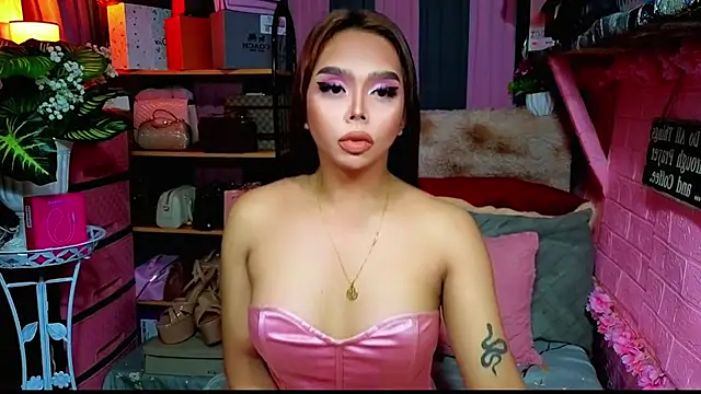 Snapshot of MoniqueCeleste chatting on November 9, 2:54 pm MoniqueCeleste online show from November 9, 2:54 pm