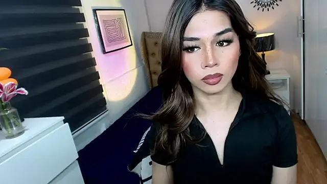 Snapshot of solana_imani chatting on October 15, 5:10 pm solana imani online show from October 15, 5:10 pm