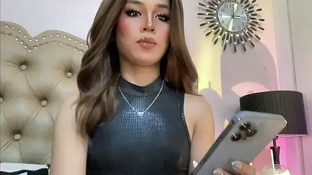 solana imani online show from November 6, 3:49 pm