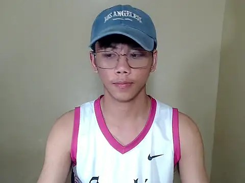 ynotyu online show from November 10, 5:18 pm