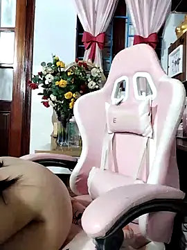 Snapshot of Okleotina chatting on October 5, 4:42 pm Okleotina online show from October 5, 4:42 pm