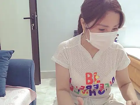 Snapshot of ruby_8x chatting on December 2, 1:46 pm ruby 8x online show from December 2, 1:46 pm