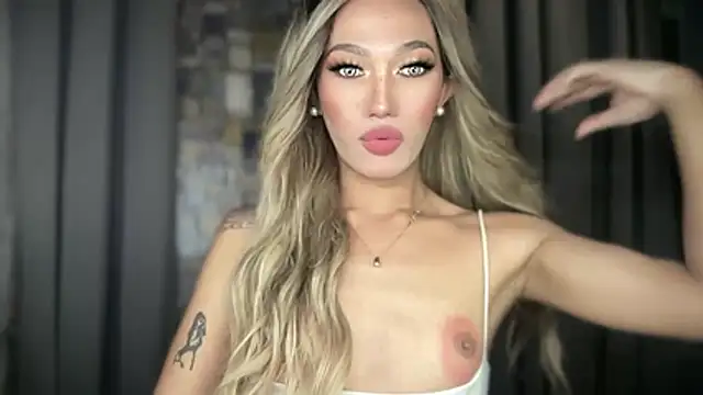 Snapshot of Lust-sluttymira chatting on December 2, 2:41 pm Lust-sluttymira online show from December 2, 2:41 pm