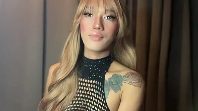 Snapshot of Lust-sluttymira chatting on October 10, 1:06 am Lust-sluttymira online show from October 10, 1:06 am