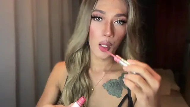 Snapshot of Lust-sluttymira chatting on October 13, 9:11 am Lust-sluttymira online show from October 13, 9:11 am