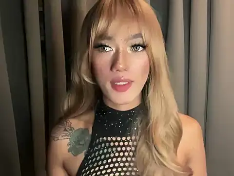 Snapshot of Lust-sluttymira chatting on October 3, 1:20 am Lust-sluttymira online show from October 3, 1:20 am