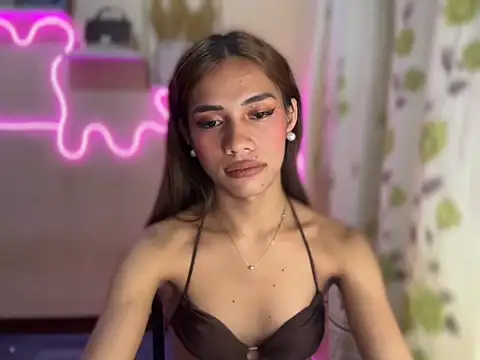 Lovelynikki03 online show from September 24, 9:21 pm