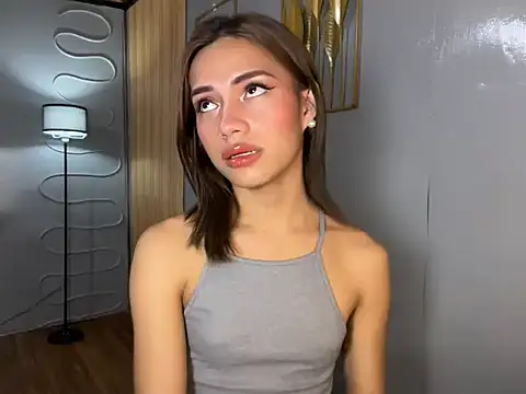 Lovelynikki03 online show from May 14, 11:18 am