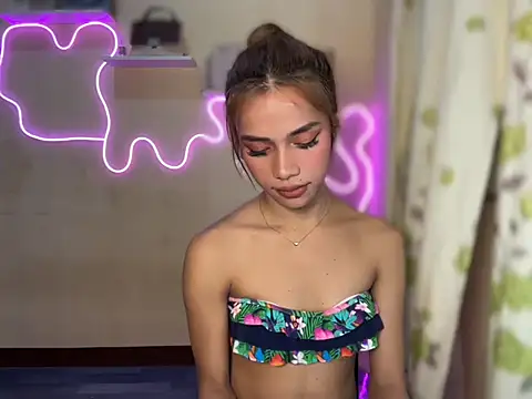 Lovelynikki03 online show from September 23, 6:37 pm