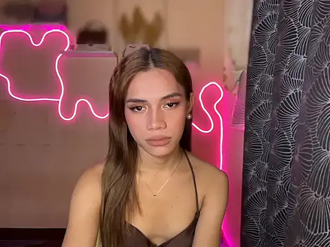 Lovelynikki03 online show from September 28, 2:02 pm