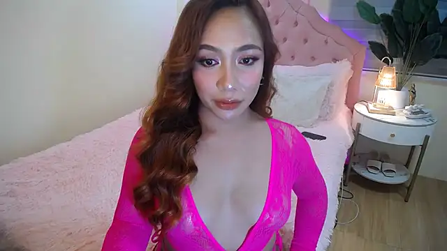 ur seductivelaura online show from October 14, 3:23 pm