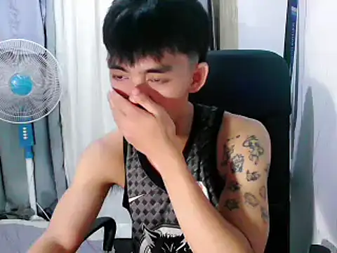 urhunky boy online show from September 18, 1:08 am