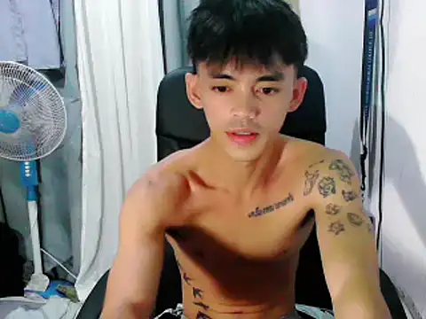 urhunky boy online show from September 18, 3:59 pm