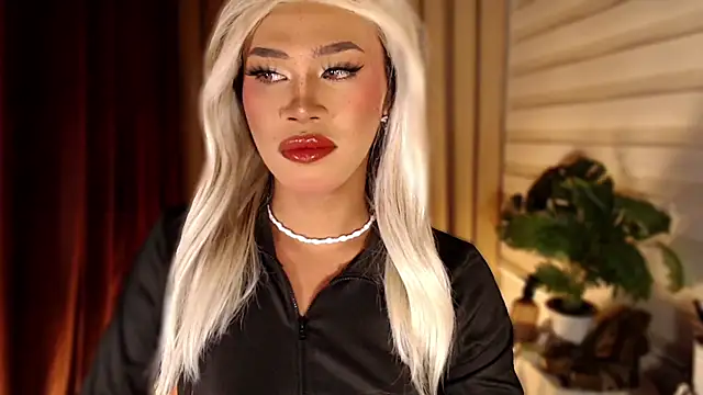 Snapshot of _tipsandchips chatting on February 12, 3:56 pm tipsandchips online show from February 12, 3:56 pm