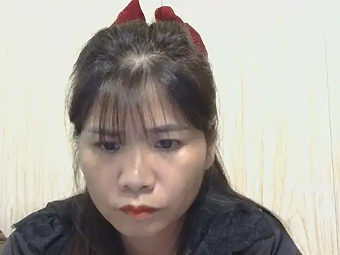 Snapshot of Ori299 chatting on November 12, 7:12 am Ori299 online show from November 12, 7:12 am