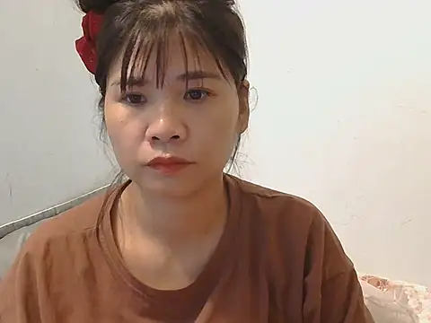 Snapshot of Ori299 chatting on November 6, 2:04 am Ori299 online show from November 6, 2:04 am