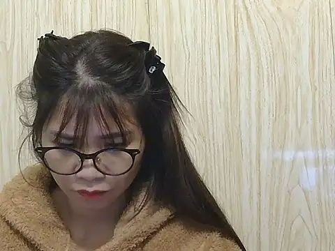 Snapshot of Ori299 chatting on November 29, 3:39 am Ori299 online show from November 29, 3:39 am