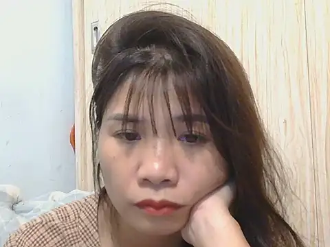 Snapshot of Ori299 chatting on December 4, 6:12 am Ori299 online show from December 4, 6:12 am