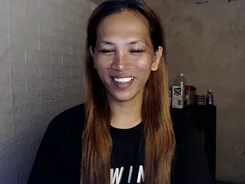 Snapshot of isabellabigcock06 chatting on April 6, 11:00 am isabellabigcock06 online show from April 6, 11:00 am