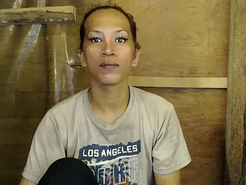 Snapshot of isabellabigcock06 chatting on May 28, 11:27 am isabellabigcock06 online show from May 28, 11:27 am