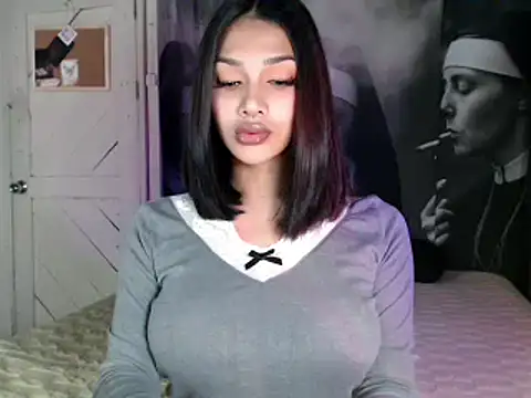 itsmekarinaaa online show from March 29, 4:52 pm