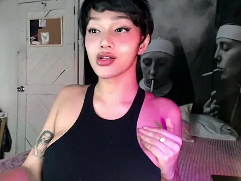 itsmekarinaaa online show from March 18, 3:46 pm