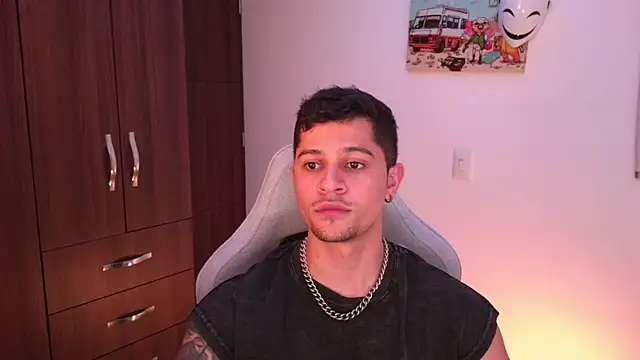 Snapshot of domsantiago_ chatting on November 1, 1:56 am domsantiago online show from November 1, 1:56 am