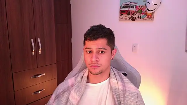 Snapshot of domsantiago_ chatting on October 30, 2:21 am domsantiago online show from October 30, 2:21 am